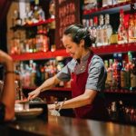 Das Handy in der Bar schützen